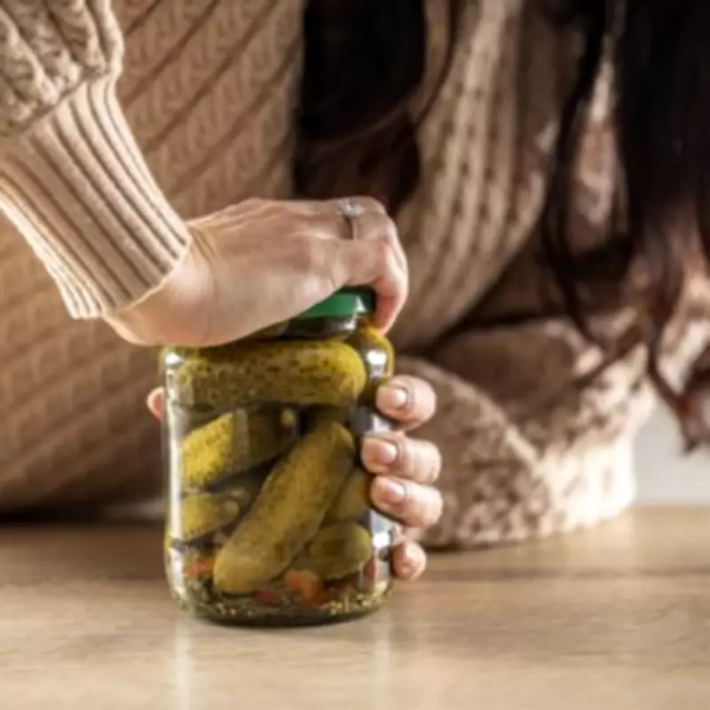 Professor Reveals Scientific Breathing Technique to Open Stubborn Jars