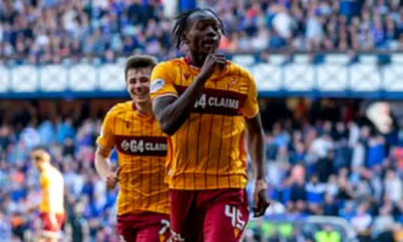Rangers' title hopes dealt huge blow after Motherwell snatch dramatic late win at Ibrox