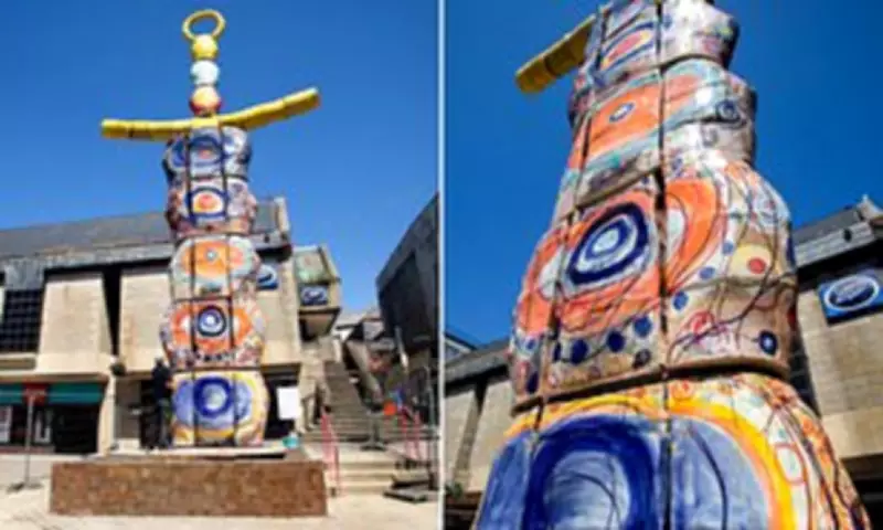 Residents Demand Removal of 'Eyesore' Ceramic Statue Infested with Pigeons