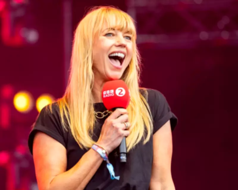 Sara Cox to Replace Scott Mills on BBC Radio 2 Breakfast Show