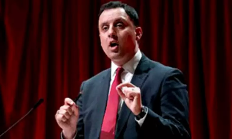 Scottish Labour Leader Anas Sarwar Seeks Distance from Keir Starmer