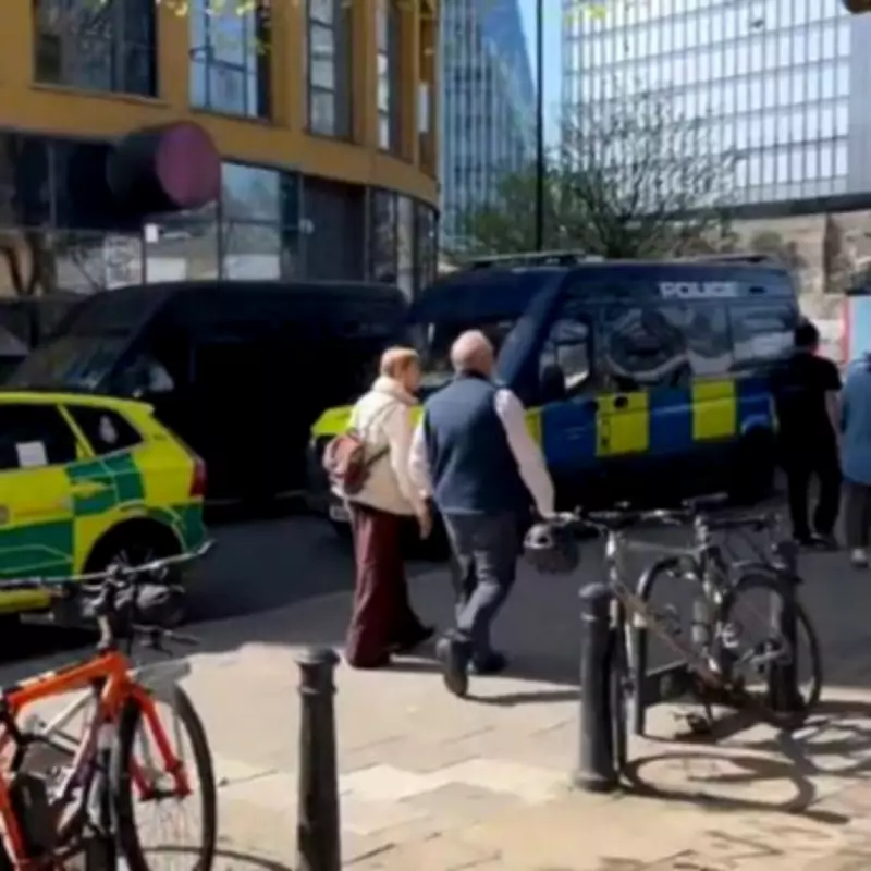 Tate Modern Evacuated as Bomb Squad Deployed at London Gallery