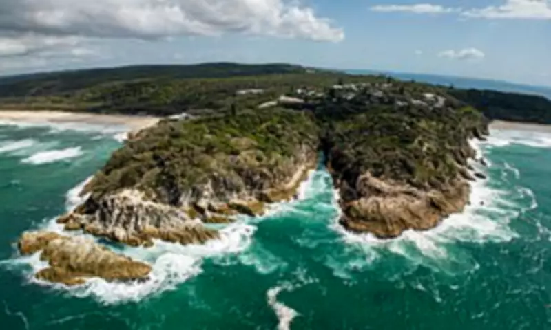 Two Divers Rescued After 22-Hour Ocean Ordeal Off North Stradbroke Island