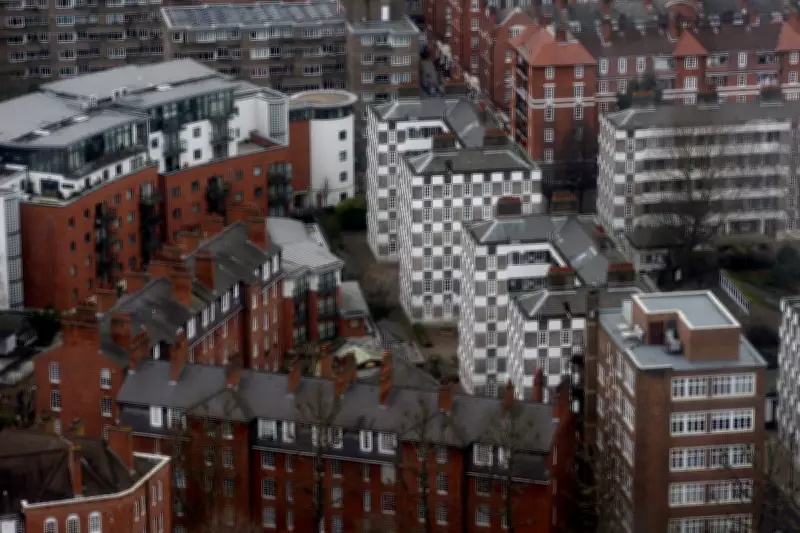 UK House Prices Dip 0.5% in March as Market Faces Uncertainty