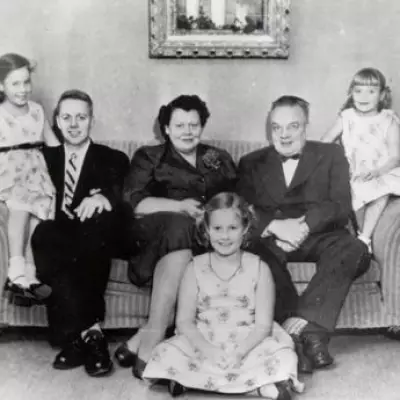 70-Year Mystery of Family Vanishing for Christmas Tree Solved by DNA