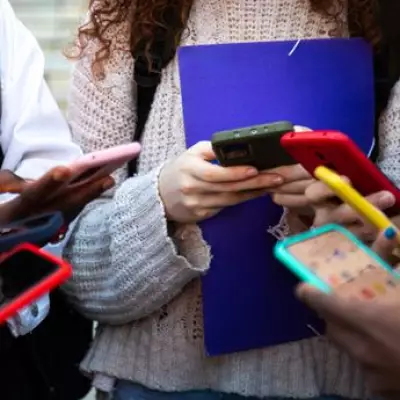 Darren Lewis Urges: Put Phones Down to Reconnect with Humanity