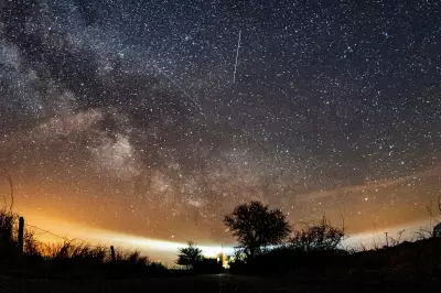 Lyrid Meteor Shower Peaks Tonight: A Celestial Spectacle for Stargazers