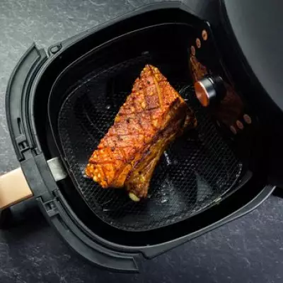 Norwegian's First Sunday Roast Wins British Hearts Over Key Detail