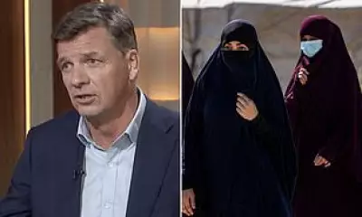 Opposition demands Australia block return of ISIS-linked women