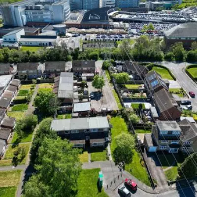 Residents fume over 'plonked' green parcel locker in quiet cul-de-sac