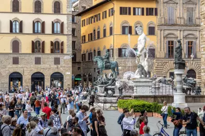 Tourist Damages Historic Florence Fountain in Pre-Wedding Challenge