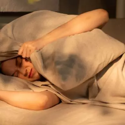 UK Sleep Crisis: Adults Average Only 6 Hours, Missing NHS Targets