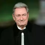 Alan Titchmarsh's Top 5 Plants to Plant in May for a Summer Garden