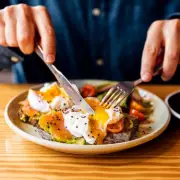 American Expat Reveals 4 Essential UK Culture Shocks for Visitors