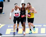 Boston Marathon Duo Praised for Helping Struggling Runner Cross Finish Line