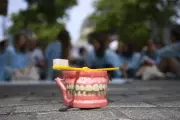 Daily Toothbrushing Cuts Hospital Pneumonia Risk by 60%, Study Finds