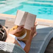 Essential Travel Hack: The Insulated Cup That Transforms Your Poolside Lounging