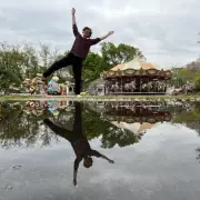 Exploring Yongma Land: Abandoned Theme Park in Seoul with Feral Cats