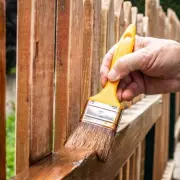 Four Garden Fence Colours That Lower Your Home's Value and Hinder Sales