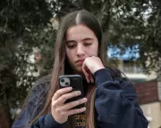 Greece to Ban Social Media for Under-15s Citing Mental Health Risks