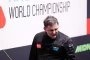 Higgins stages comeback to frustrate O'Sullivan at Crucible