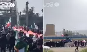 Iranians Form Human Chains as Trump Threatens Strikes on Infrastructure