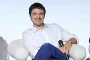 Josh Hutcherson Questions Peeta's Unrealistic Camouflage in Hunger Games