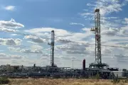 Oil Prices Drop as US-Iran Ceasefire Hopes Rise, Wall Street Hits Records
