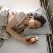 Pharmacy Director Warns: Don't Lie Down After Taking These Common Medications