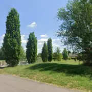 Police Search for Didcot Cyclist Who Exposed Himself to Women and Child