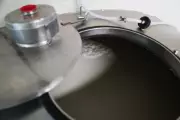 Raw Milk Movement Gains Momentum Despite Outbreak Risks