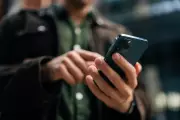 Samsung Discontinues Messaging App, Urges Users to Switch to Google Messages