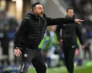 Spurs Gamble on De Zerbi's Creative Tactics to Avoid Relegation Crisis