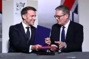 Starmer and Macron to Lead Paris Summit on Reopening Blockaded Strait of Hormuz