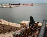 Strait of Hormuz Shipping Crisis: Ceasefire Hopes Amid Lingering Energy Woes