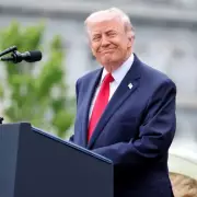 Trump Says Iran 'Choking Like a Stuffed Pig' After Rejecting Hormuz Offer