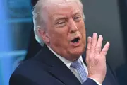 Trump Warns Iranians Are Alive 'Only to Negotiate' Ahead of Islamabad Peace Talks