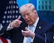 Trump's Iran War Rhetoric: A Dangerous Strategy of Bullying