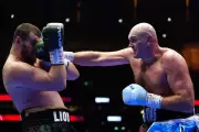 Tyson Fury Triumphs in Comeback Bout Against Arslanbek Makhmudov by Unanimous Decision