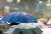UK Braces for Weekend of Rain and Gale-Force Winds After Record Warmth