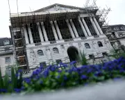 UK Firms Plan Faster Price Hikes as Middle East Conflict Drives Up Costs