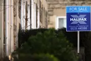 UK House Prices Dip 0.5% in March as Middle East Conflict Fuels Market Uncertainty