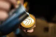 UK Services Sector Slows Amid Middle East Conflict, Stoking Recession Fears