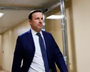 US-Iran Ceasefire Deal Announced Amid Ongoing Bombing and Political Fury