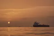 US Navy Hunts Iranian Mines in Strait of Hormuz to Reopen Key Oil Route