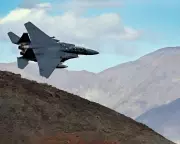 US Search for Missing F-15 Crew Member Continues Amid Iran Conflict