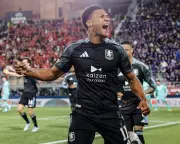 Watkins Double Punishes Bologna, Puts Aston Villa in Control