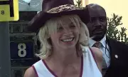 Zoe Ball Reveals Story Behind Iconic 1999 Wedding Photo with Jack Daniels