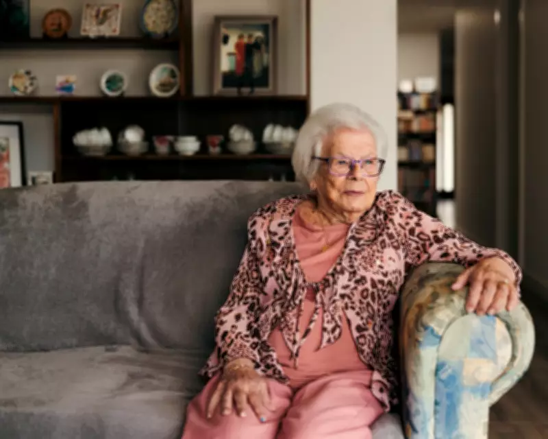 102-Year-Old Holocaust Survivor Connects with Berliner Over Stolpersteine