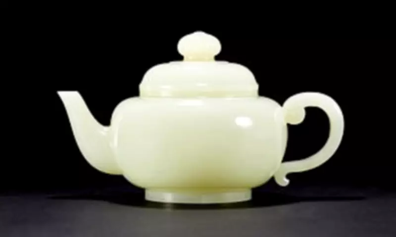 18th Century Jade Teapot Made for Chinese Emperor Sells for £2 Million at Auction